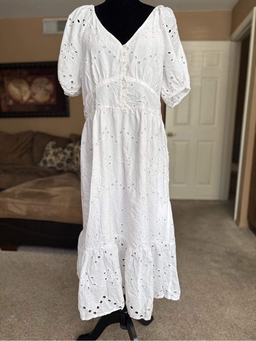 Tinsel White Eyelet Midi Dress with Puff Sleeves Size PL